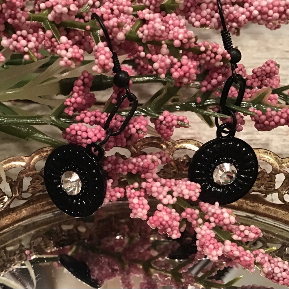 #71 Black Earrings